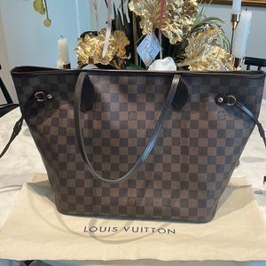 Louis Vuitton NeverfullMMDamier Ebene Tote (AR3101) in excellent used condition